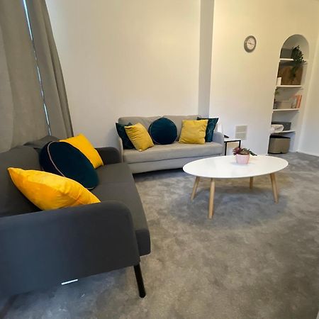 Tooting Lodge London - Cosy 2 Bedroom House With Garden, 5 Mins Walk To Tube Station Buitenkant foto
