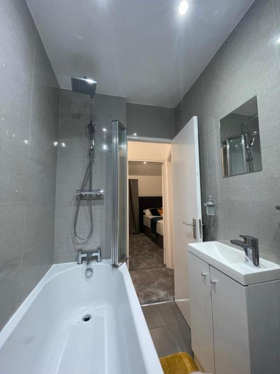 Tooting Lodge London - Cosy 2 Bedroom House With Garden, 5 Mins Walk To Tube Station Buitenkant foto