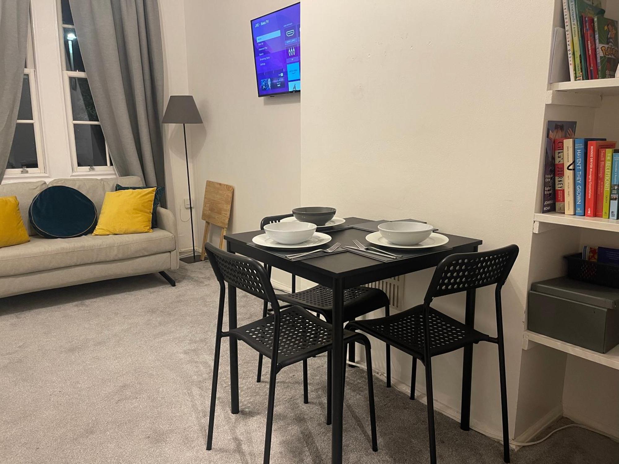 Tooting Lodge London - Cosy 2 Bedroom House With Garden, 5 Mins Walk To Tube Station Buitenkant foto