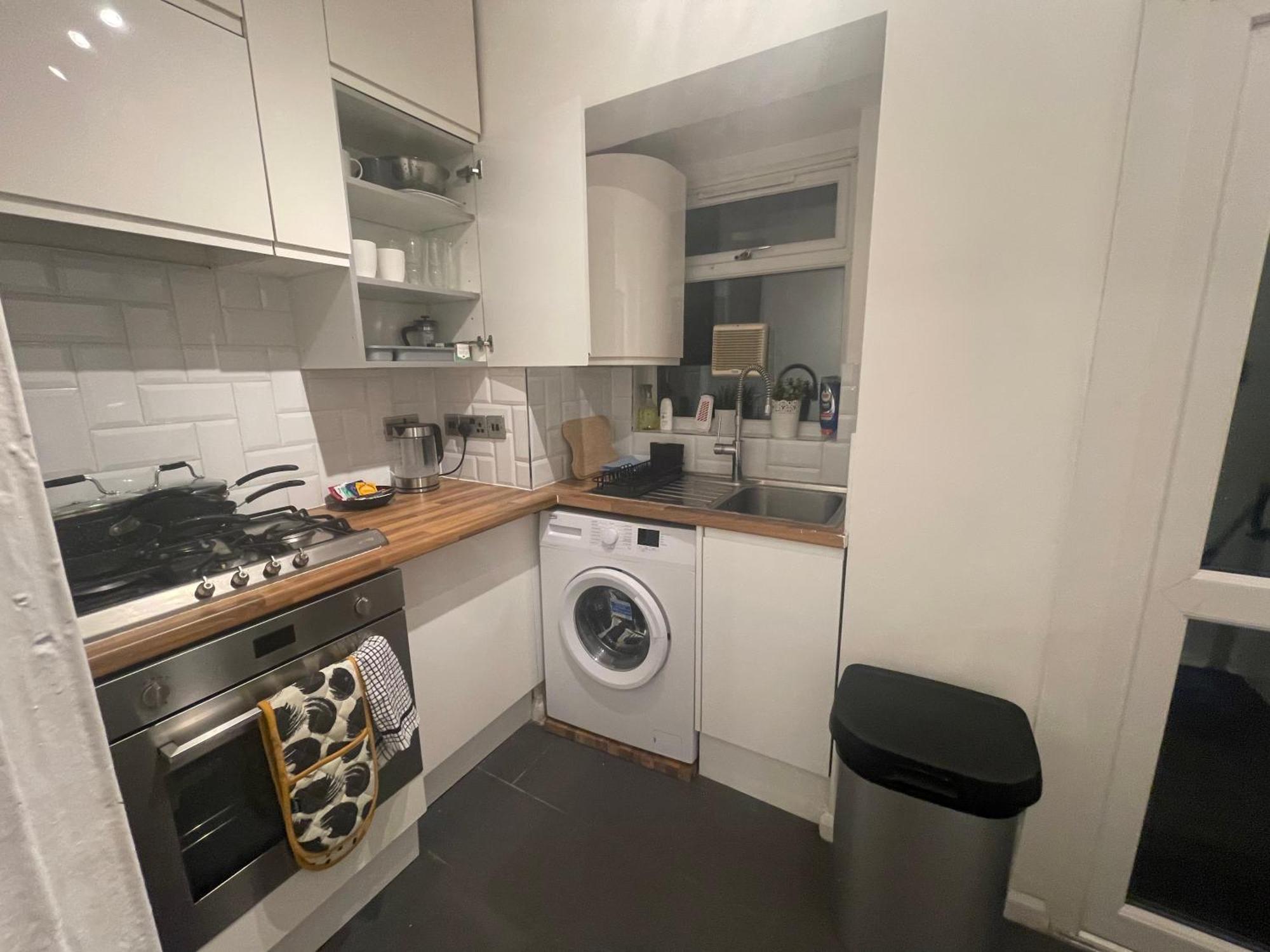 Tooting Lodge London - Cosy 2 Bedroom House With Garden, 5 Mins Walk To Tube Station Buitenkant foto