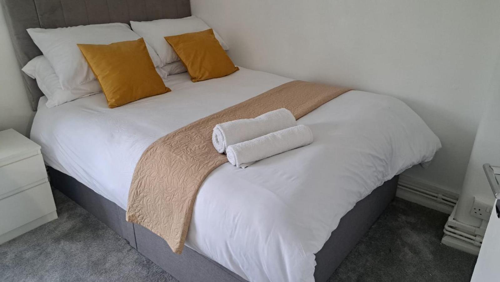 Tooting Lodge London - Cosy 2 Bedroom House With Garden, 5 Mins Walk To Tube Station Buitenkant foto